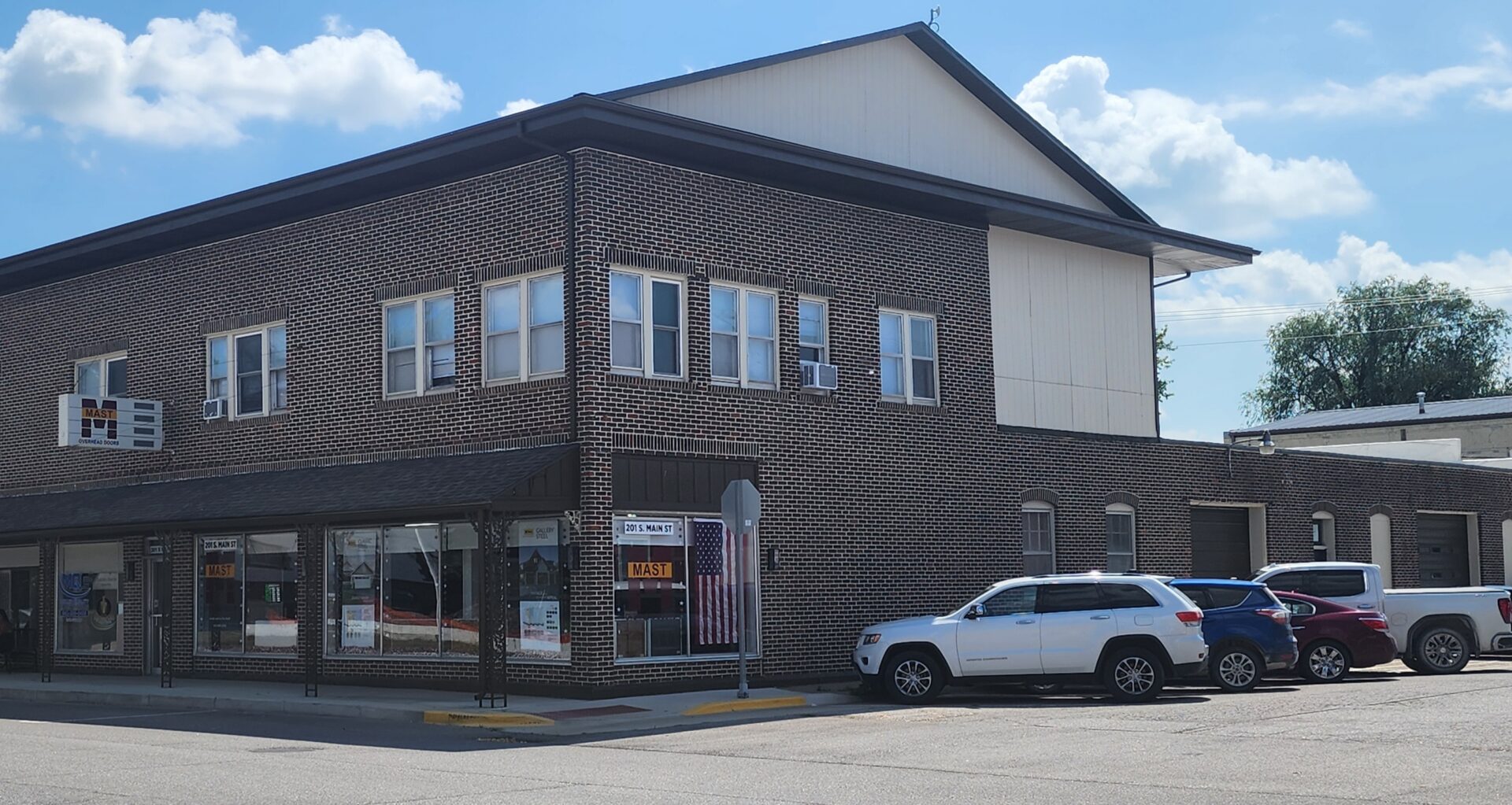 Albia, IA garage door showroom near you